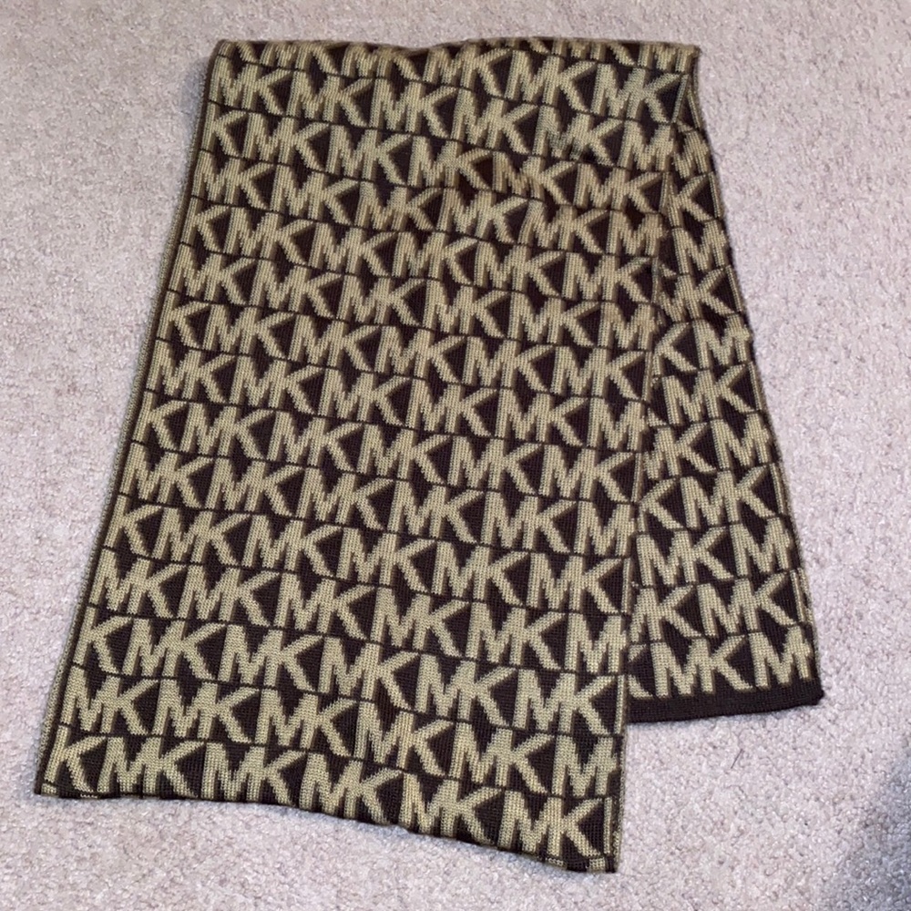 Michael Kors scarf